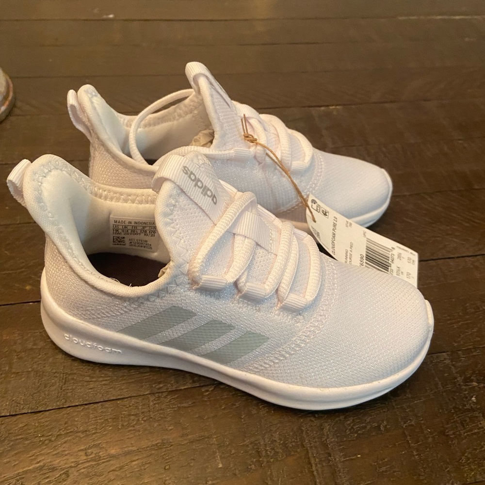 Adidas girls toddler sneakers size 11 cloud foam brand new